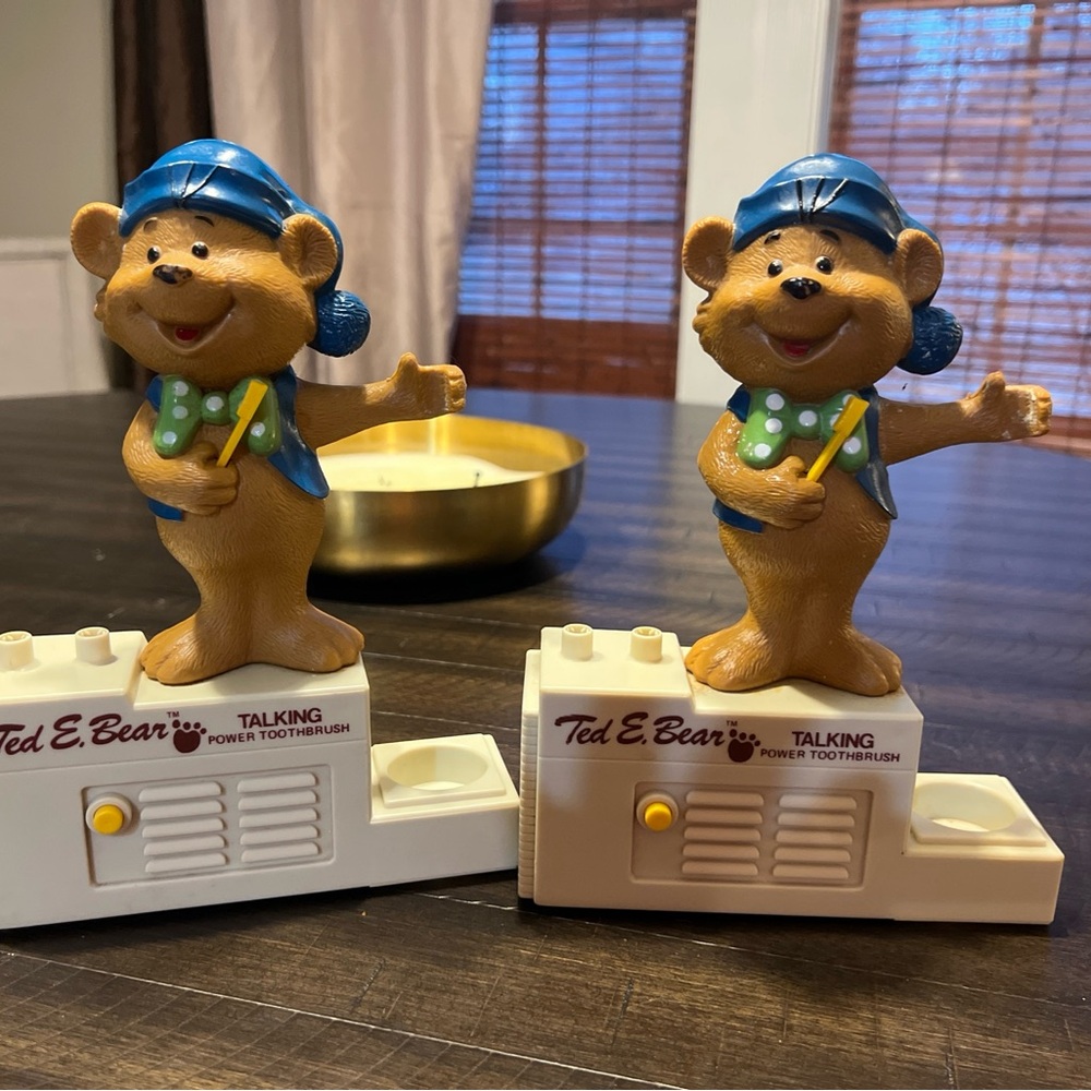 Talking Power Toothbrush Holder - Brown and Blue